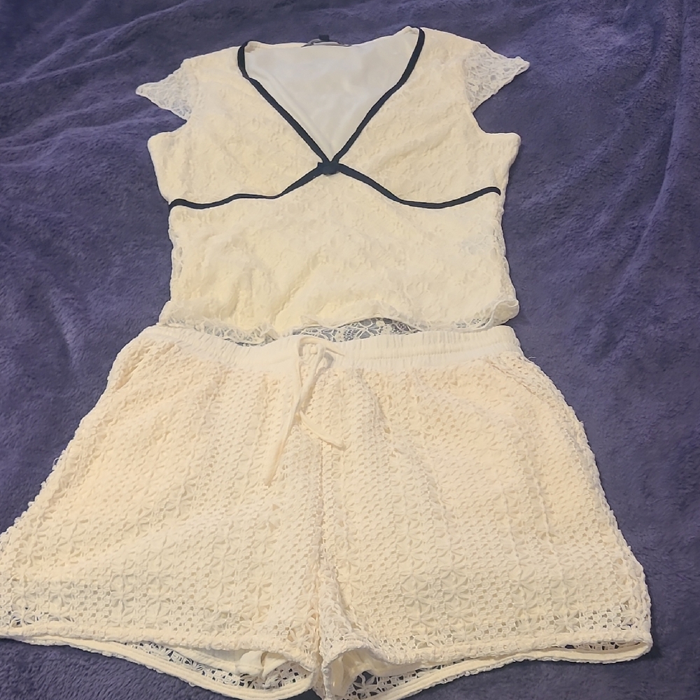 Blu Pepper Cream Lace Shorts With Shirt. ( Seperate brand)